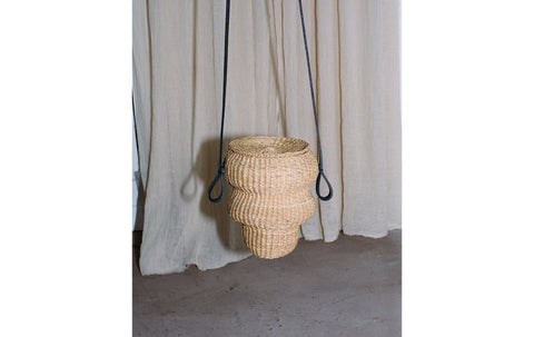 AKAMAE MINI WAVE N°5, small basket bag with a closing lid